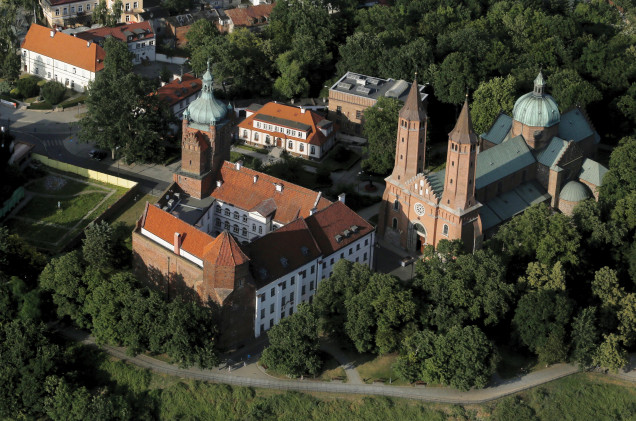 To miasto kryje największą nekropolię Piastów. Perła Mazowsza odzyskuje dawny blask