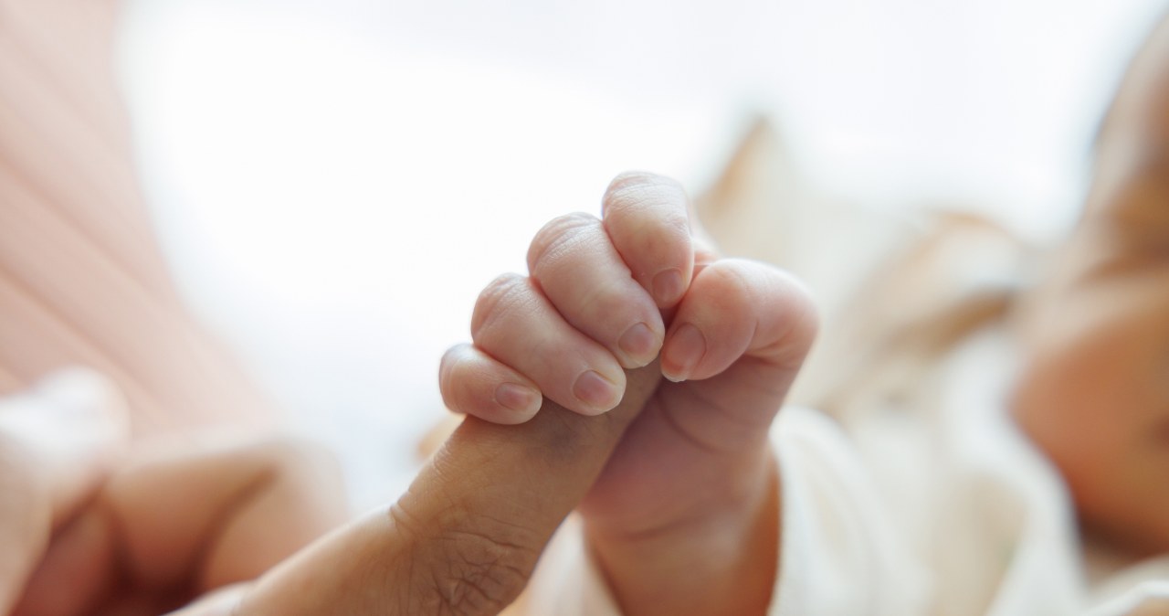 Tragiczny finał dwumiesięcznej walki o życie pobitego niemowlęcia. Wyrok dla ojca