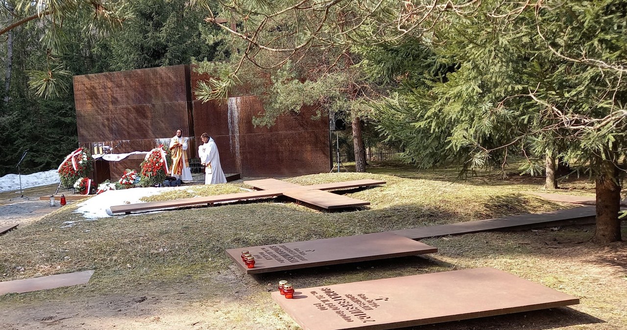 Nakaz demontażu. Rosjanie wkroczyli na cmentarz w Katyniu