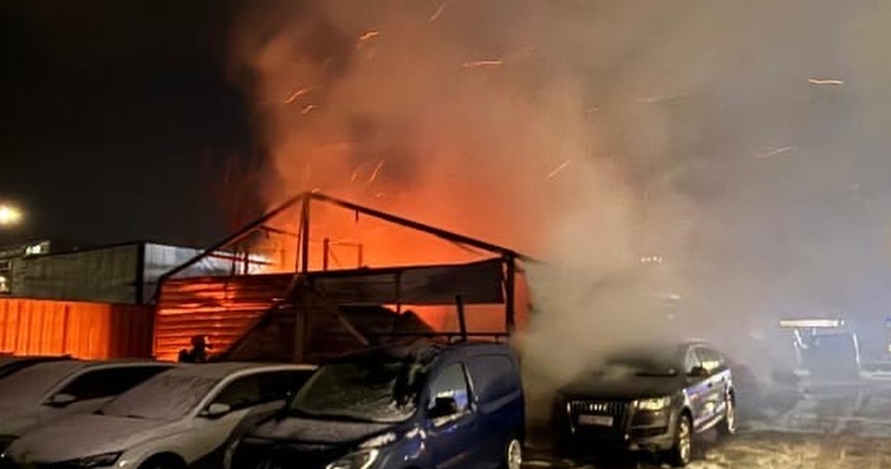 Pożar w Gdańsku: Hala stanęła w płomieniach