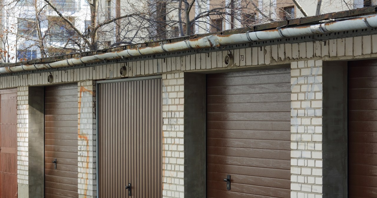 Niebezpieczne odkrycie w garażu. "Właściwości toksyczne, wybuchowe i rakotwórcze"