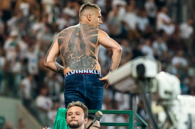 „Staruch” wraca na trybuny. Szłapka komentuje stadionowe ułaskawienie Nawrockiego