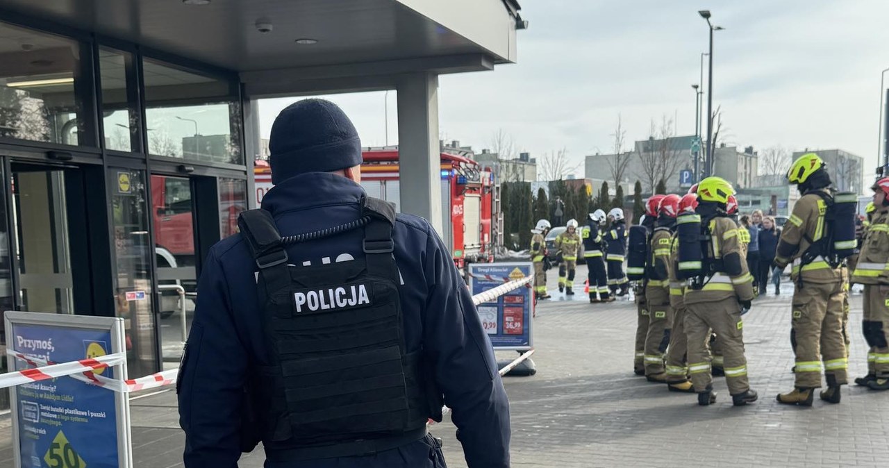 Ewakuacja marketu na Pomorzu. Powodem rozpylenie nieznanej substancji
