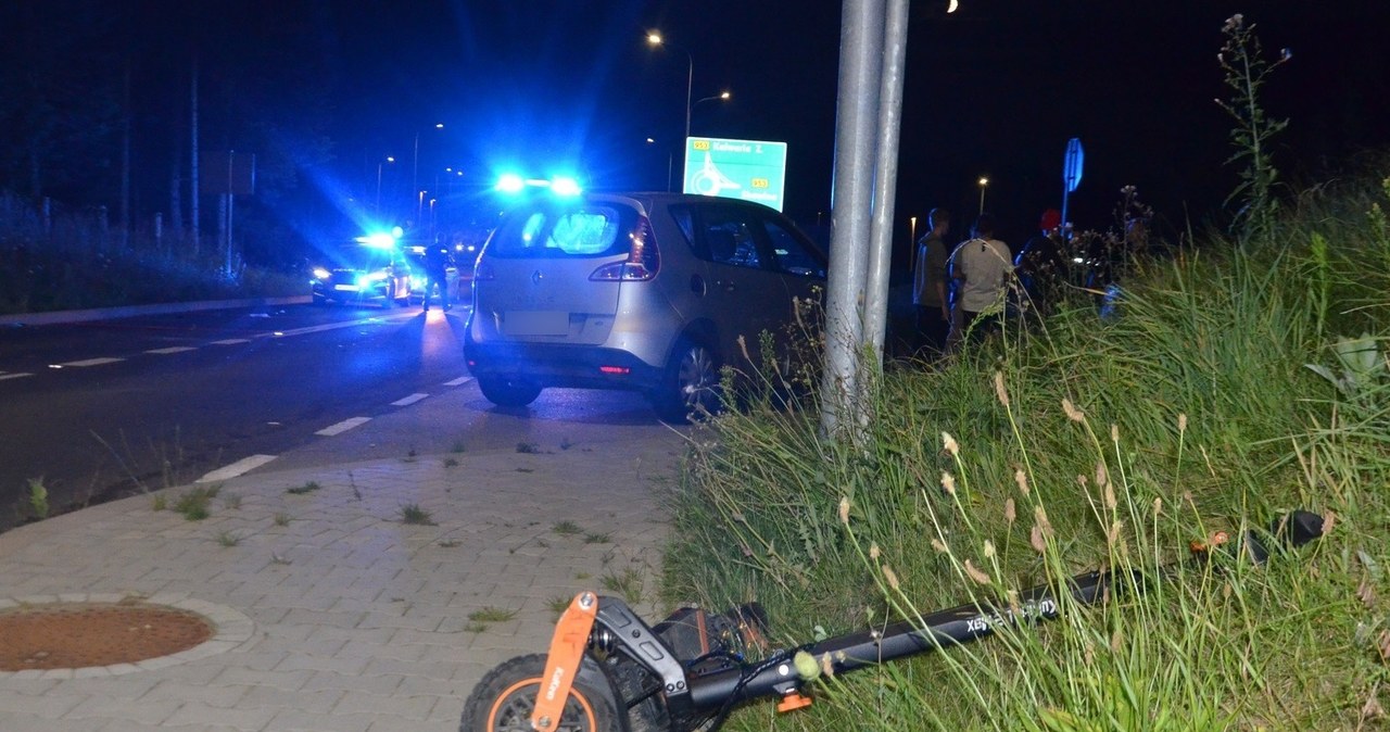 17-latek na hulajnodze wpadł wprost pod samochód