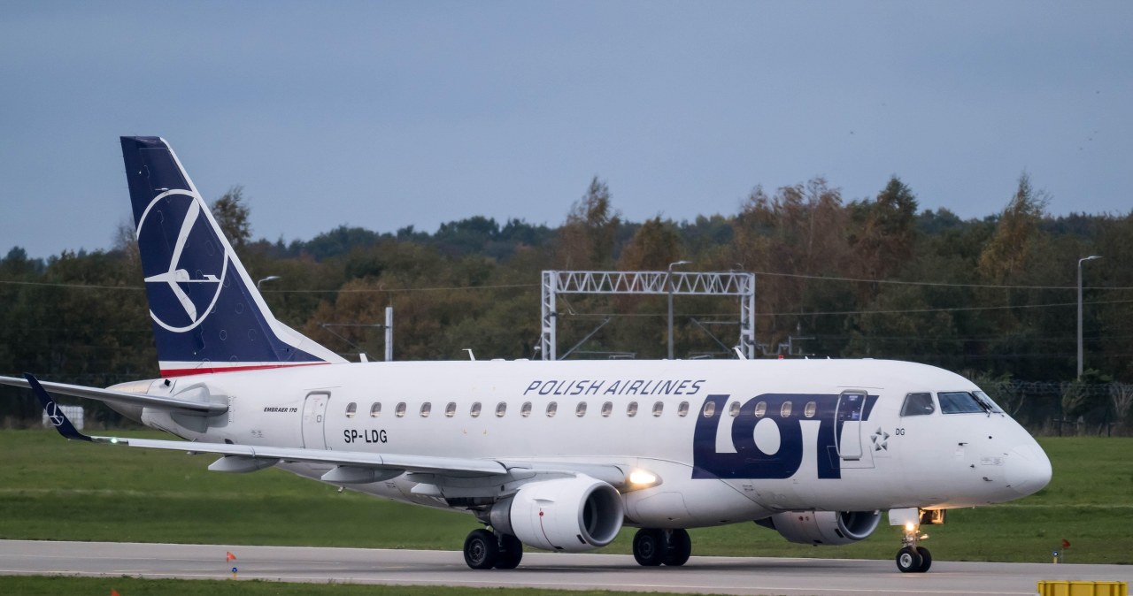 Incydent na lotnisku w Wilnie. Samolot LOT-u zjechał z pasa startowego