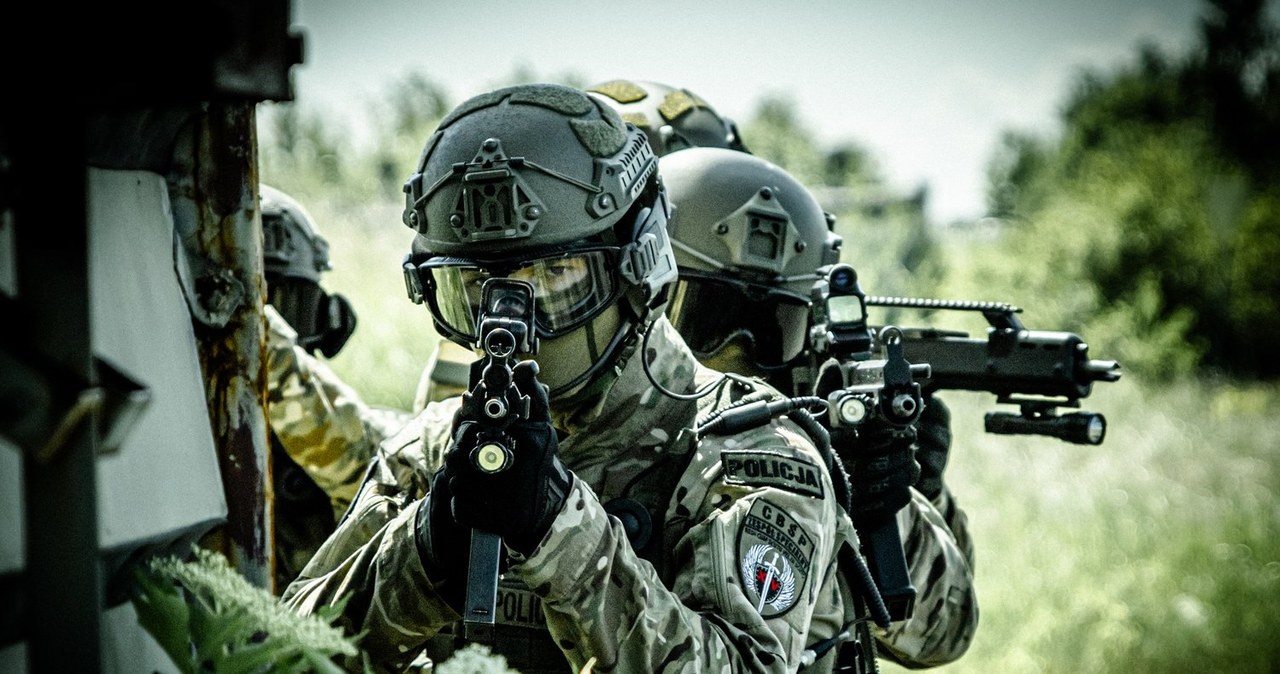 Spektakularna akcja na krajowej "dwójce". Mobilny skaner odkrył ładunek