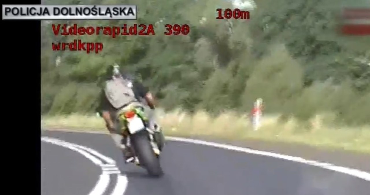 Szalony pościg za motocyklistą, pędził 220 km/h. Jest nagranie