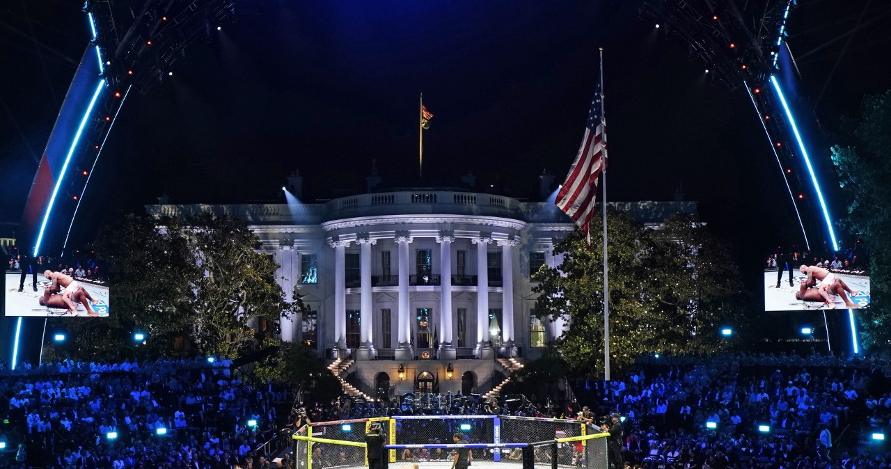 Gala MMA przed Białym Domem. Wśród gości Nawrocki i Zuckerberg