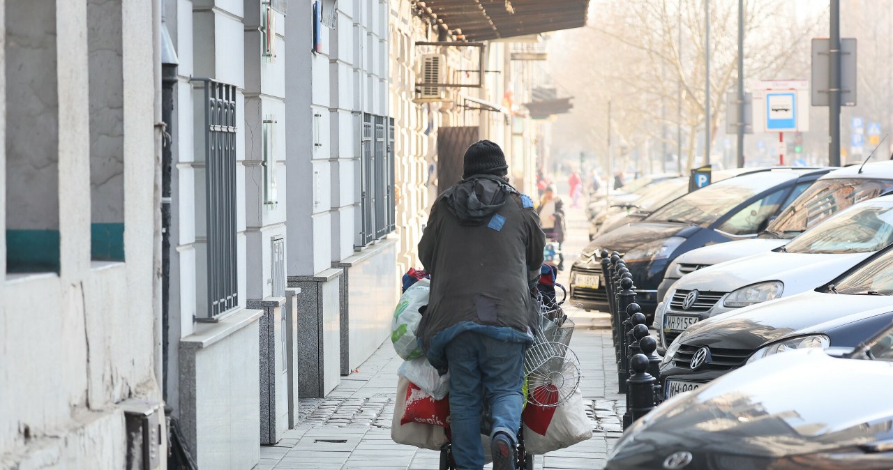 Alarmujące dane. Setki tysięcy Polaków bez pomocy