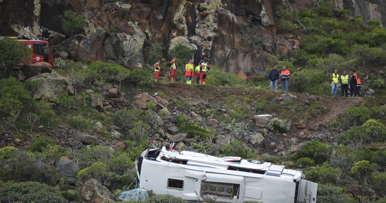 Tragiczny wypadek autobusu na Wyspach Kanaryjskich. Pojazd spadł z 10 metrów