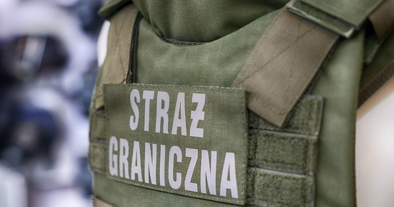 Chcieli rozbawić obsługę lotniska. Skończyli z mandatem i bez wakacji