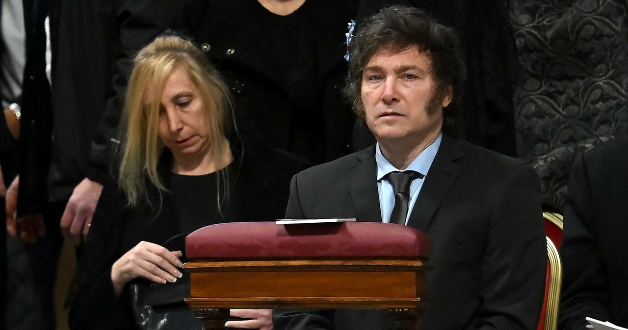Obrażał i krytykował papieża. Prezydent Argentyny zdecydował ws. pogrzebu Franciszka
