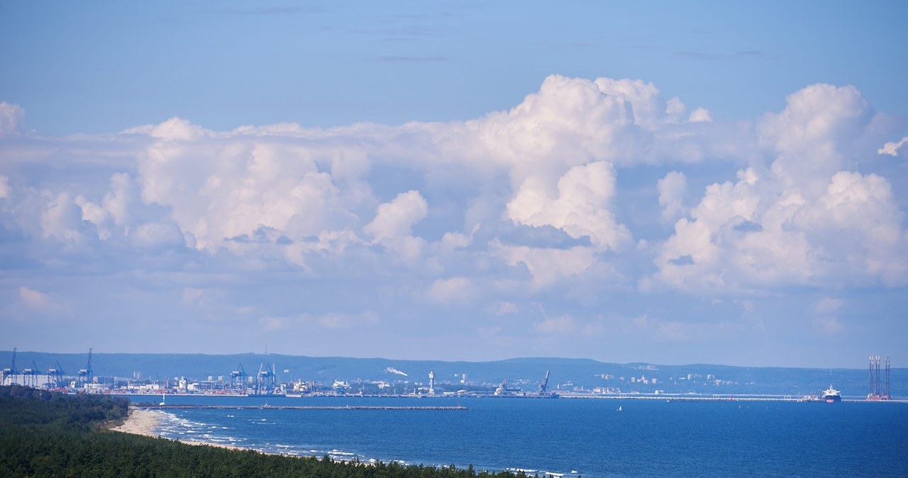 ​Dźwig zerwał linię wysokiego napięcia w Gdańsku. Żegluga utrudniona