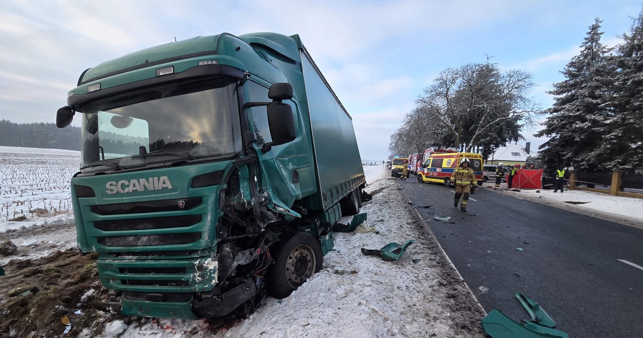 4-latka i jej matka nie żyją, siła uderzenia była ogromna. Tragedia w Wielkopolsce