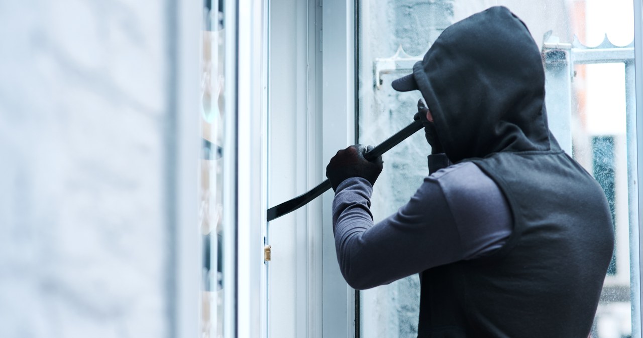 Grabież obrazów wartych miliony. Zakapturzeni złodzieje wdarli się do willi