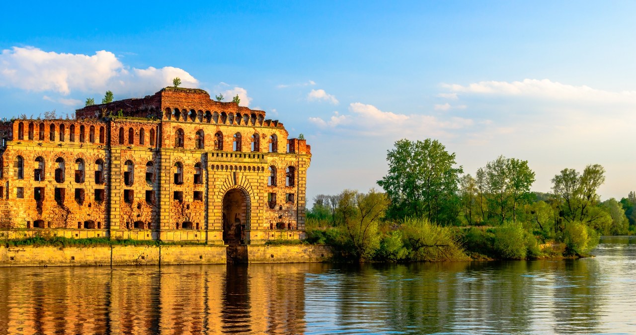 Zabytek staje się hotelem. W Modlinie powstanie wyjątkowy obiekt noclegowy