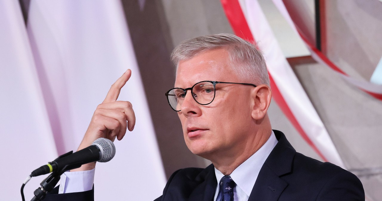 "Przebrał się w mundur żołnierza". Gorzka reakcja Cenckiewicza