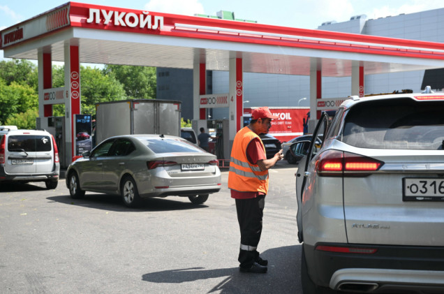 Kryzys paliwowy po atakach Ukrainy. Jest ruch rosyjskiego rządu
