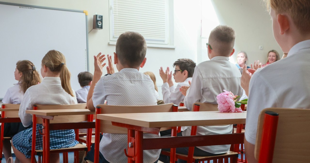 Prace domowe wrócą, a lekcje będą krótsze? Minister stawia sprawę jasno