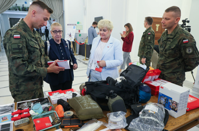 Instrukcje na wypadek ataku z powietrza. MSWiA rusza z dystrybucją