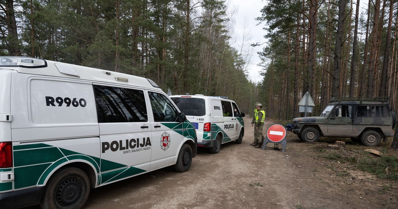 Pojazd armii USA wyciągnięty z bagna. Litwa potwierdza zgon żołnierzy