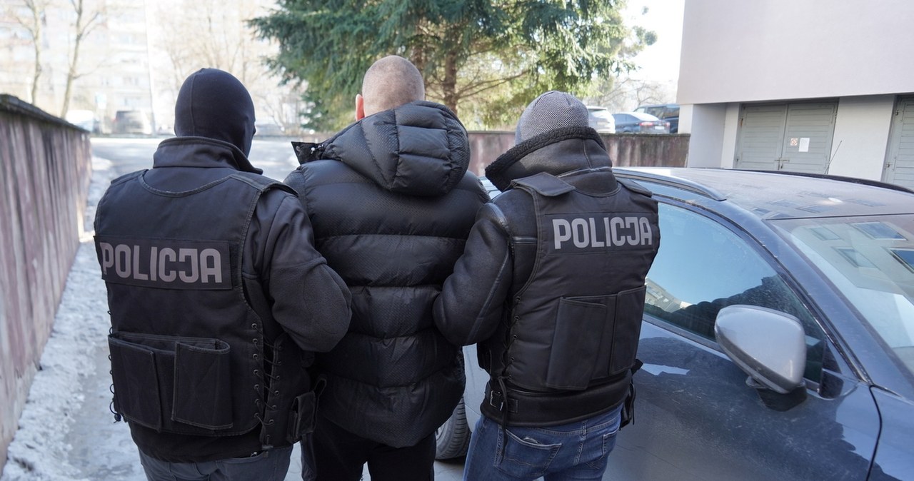 Cios w narkobiznes. W mieszkaniu chowali pokaźne ilości