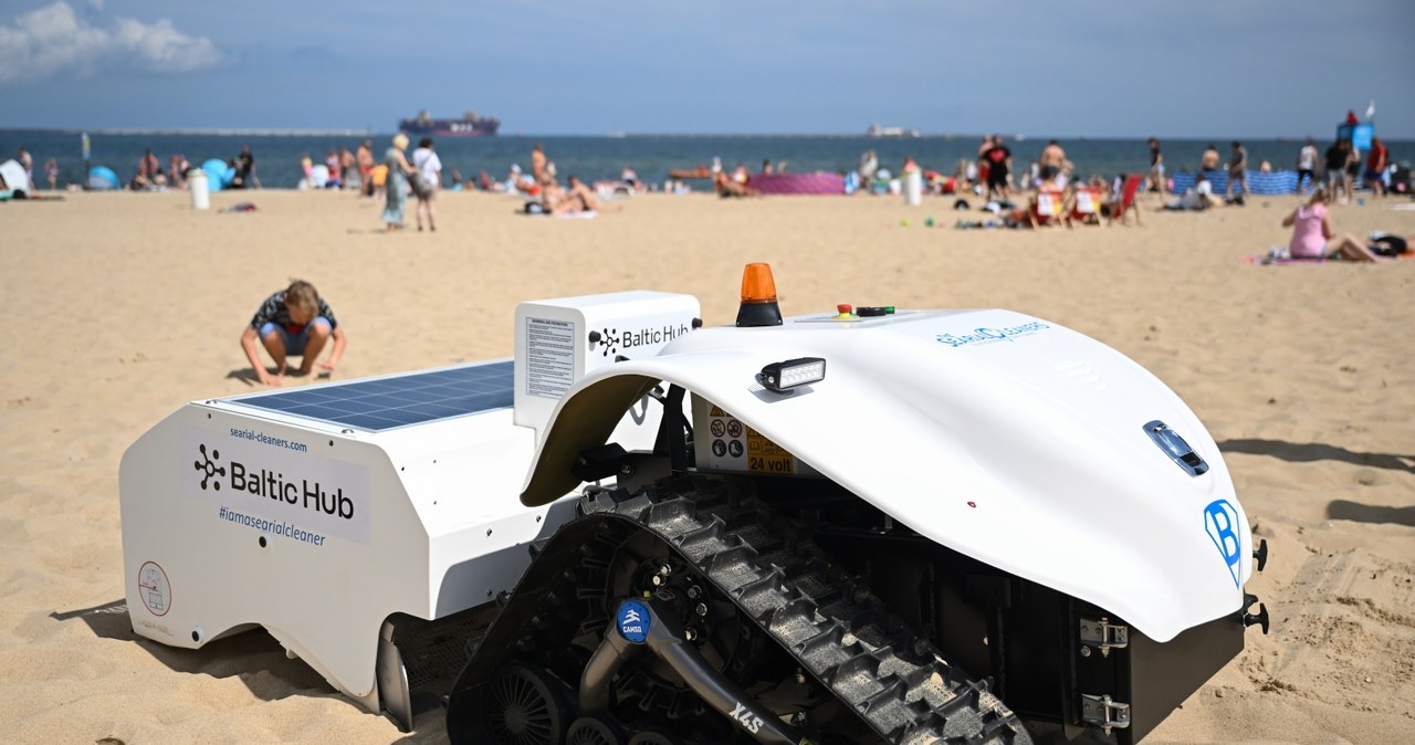 Pierwszy taki robot w Polsce. BeBot posprząta plażę