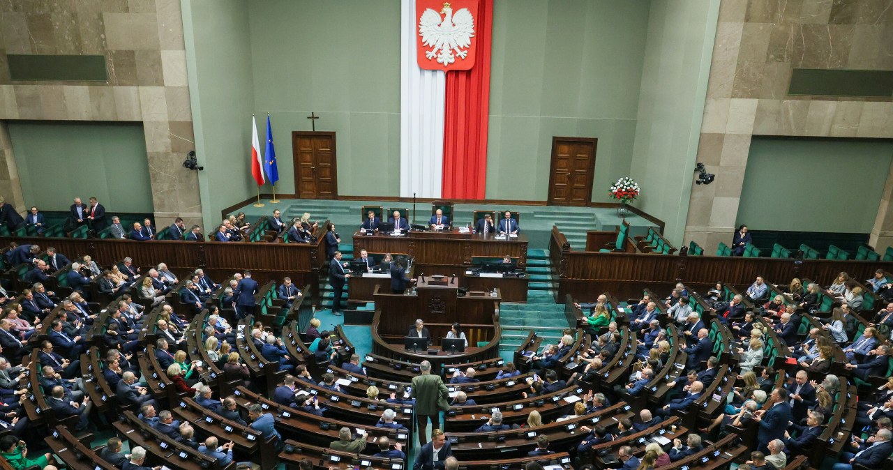 Ile posłowie wydają w sejmowej restauracji? Kwoty w setkach tysięcy złotych