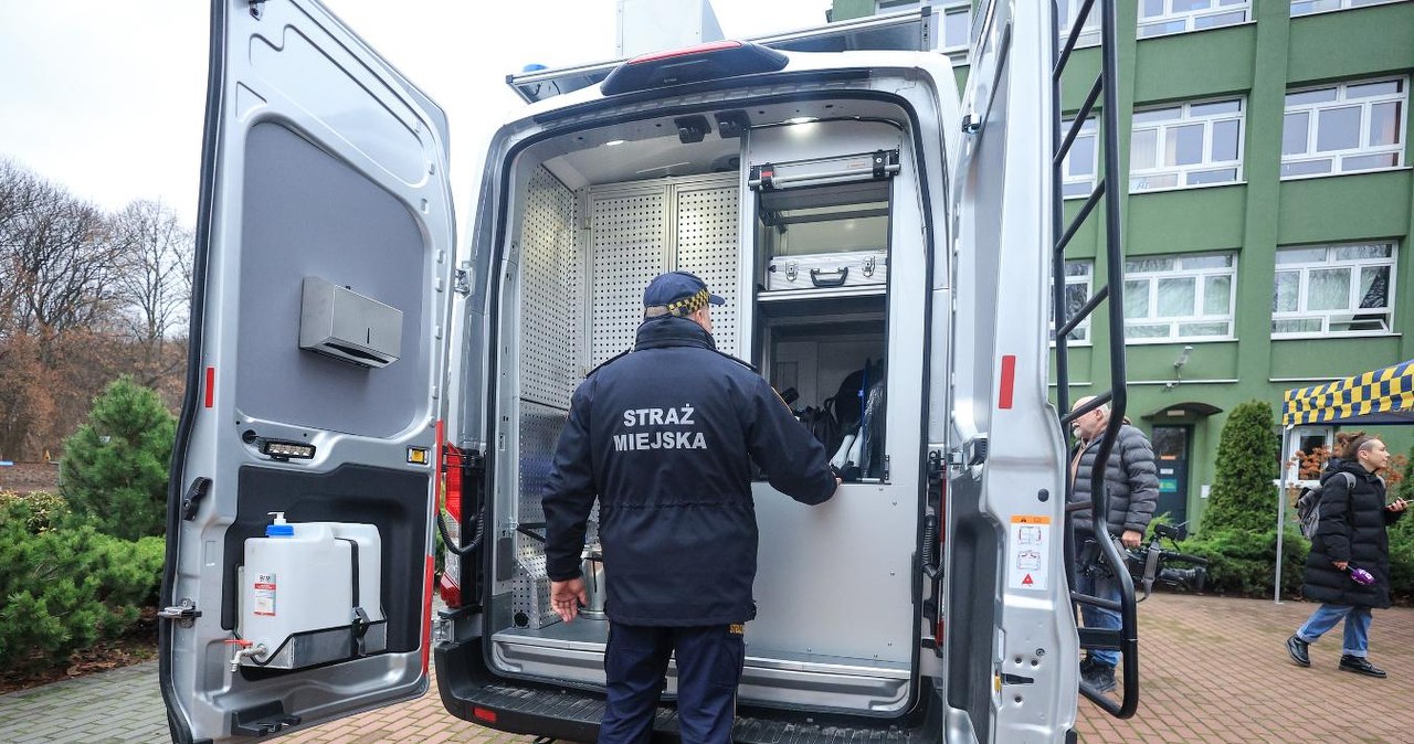 Elektryczny smogowóz na ulicach Warszawy. Będzie sprawdzał jakość powietrza