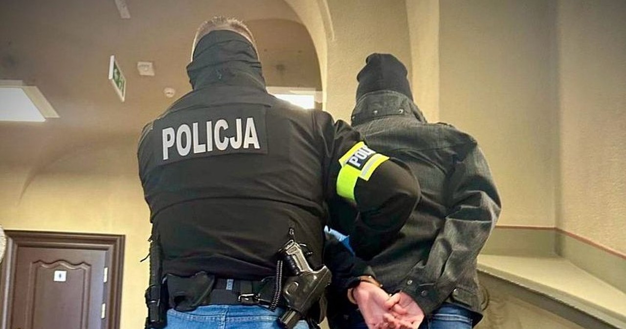 Pochwalał zbrodnię w internecie. 18-latek z Gdańska zatrzymany