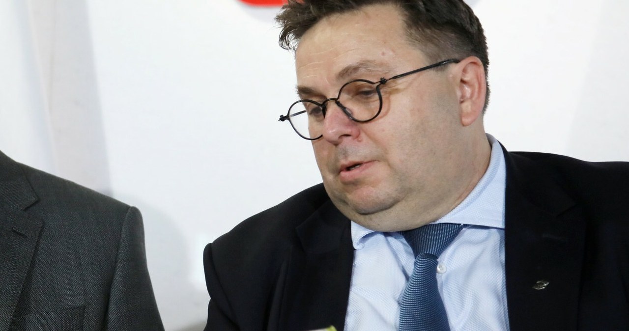 Sprzedał i kupił. Zamieszanie z akcjami PKP Cargo, wkracza KNF