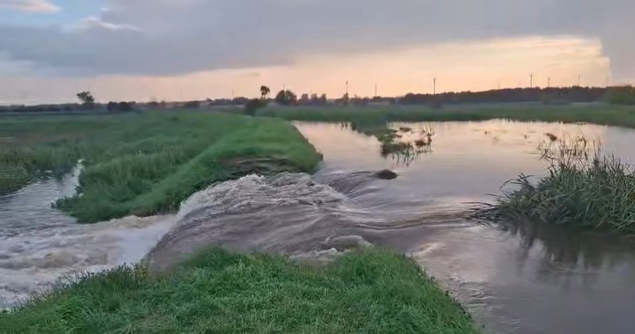 Walka z żywiołem w Świętym Gaju. Wał znów przerwany