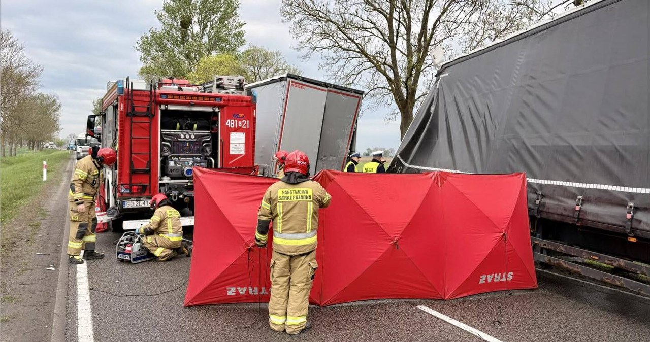 Tragedia na drodze. Jedna osoba zginęła w zderzeniu ciężarówek