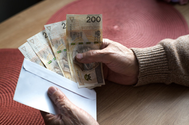 Prawie 2 tys. od ZUS. Te choroby uprawniają do renty