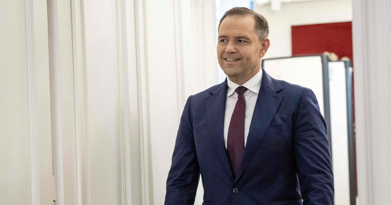 Polityka na stadionie w Gdańsku. Kibice Lechii prowokują banerem o Nawrockim