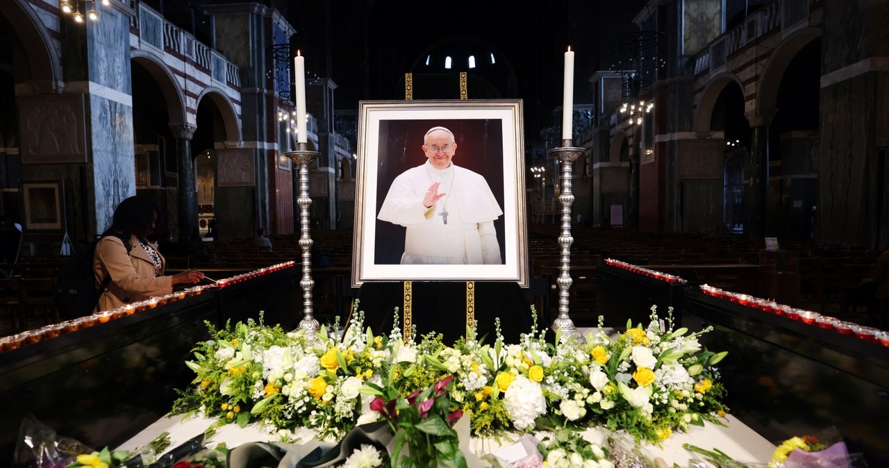 Świat żegna Franciszka. Kto weźmie udział w pogrzebie papieża? [ZAPIS RELACJI]