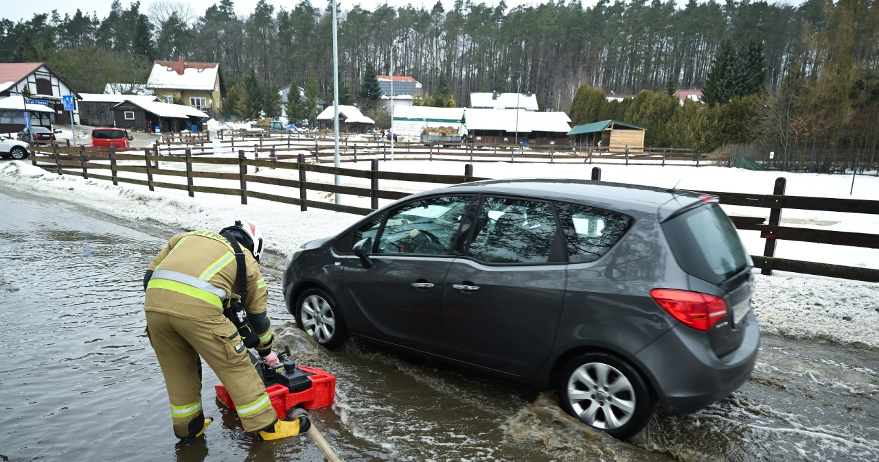 Roztopy, śliskie chodniki i nagłe ocieplenie. Co czeka nas w pogodzie?