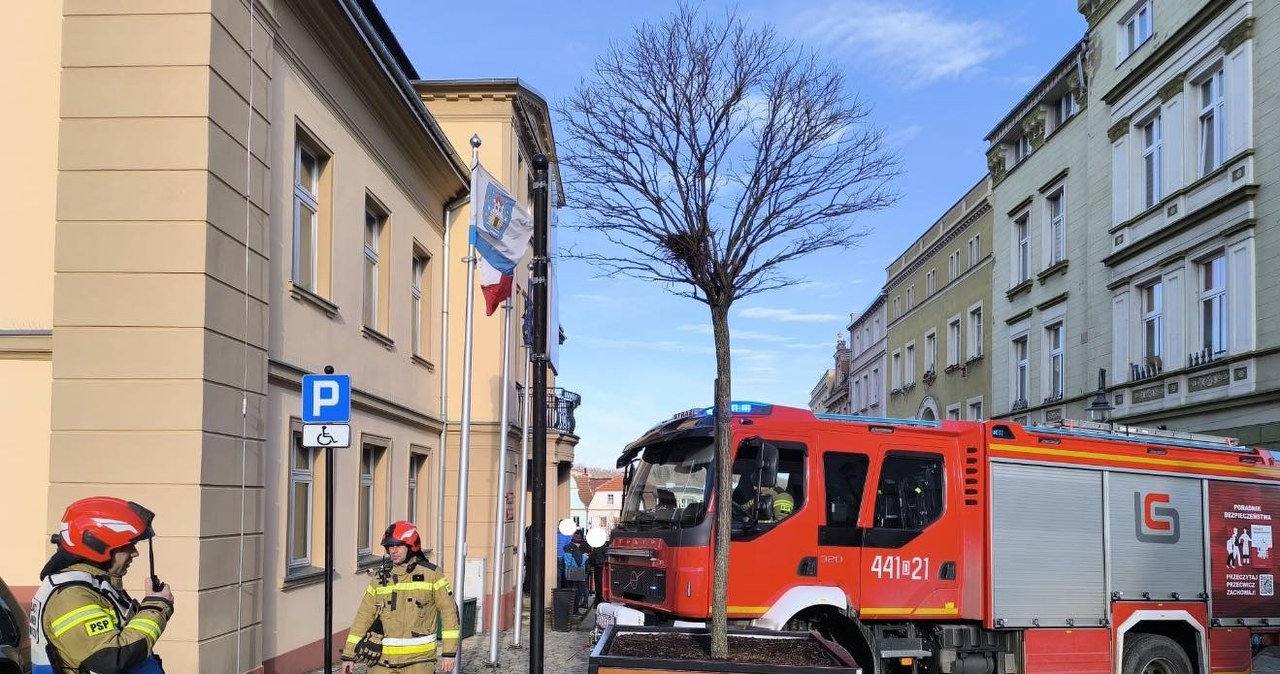 Rozpylona substancja w urzędzie miasta. Konieczna była ewakuacja