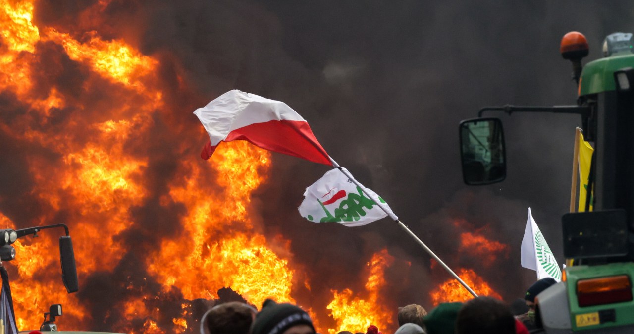 Protest rolników w Brukseli. Ogniska, petardy i starcia z policją