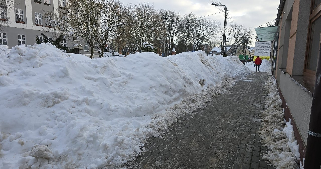 Sztum wciąż w zaspach. Trwa akcja wywożenia śniegu