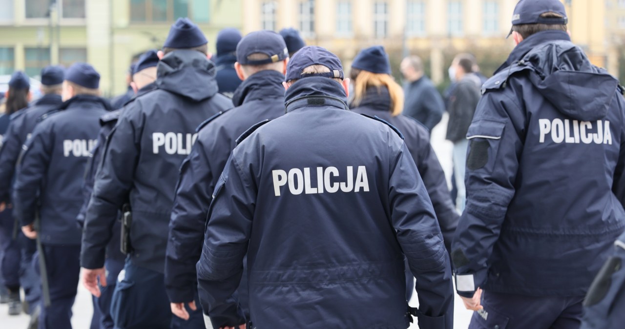 Policjanci mieli znęcać się nad bezdomnymi. "Świetna zabawa"