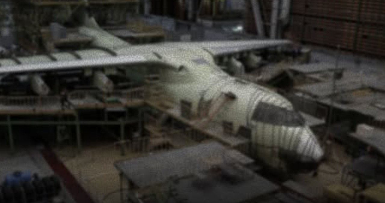 ​Ukraina uderzyła w rosyjskie zakłady lotnicze. Uszkodzone fabryki i samoloty wojskowe