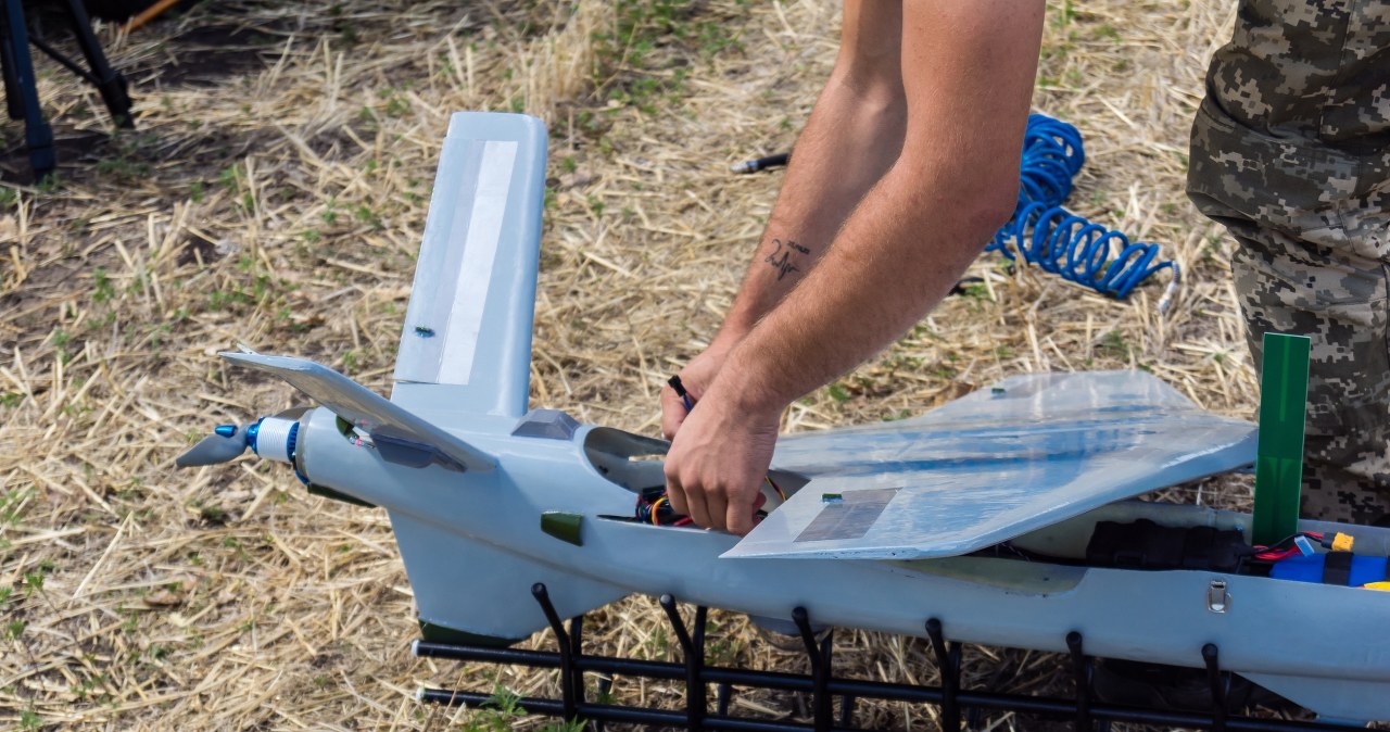 Część maszyn była uzbrojona. Kilkadziesiąt dronów rozbitych w terenie przygranicznym