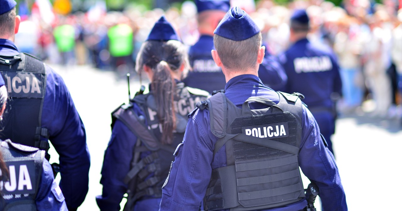 Policja wzmacnia patrole wokół placówek dyplomatycznych