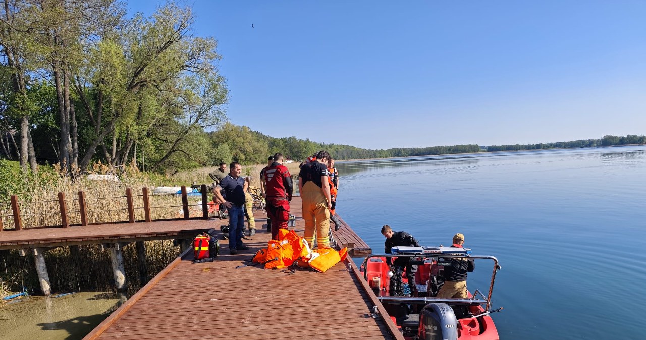 Maturzyści przyjechali na Mazury. Akcja poszukiwawcza na jeziorze Juksty