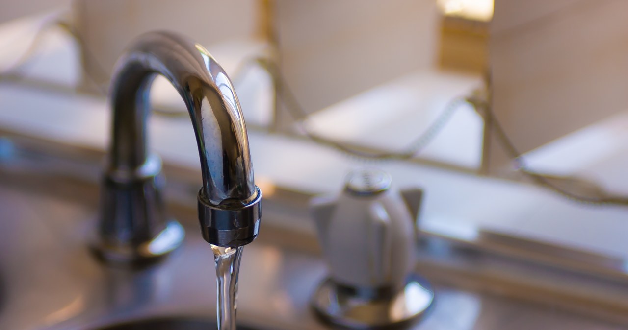 Skażona woda w kranie. "Nie nadaje się do spożycia"