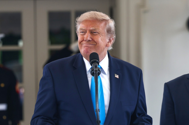 „Zgodziłem się, dla dobra świata”. Trump wstrzymał atak na Iran