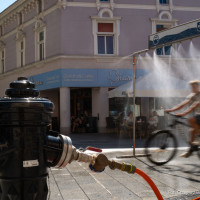 Rzeszów walczy z upałem. Tam znajdziesz kurtyny wodne
