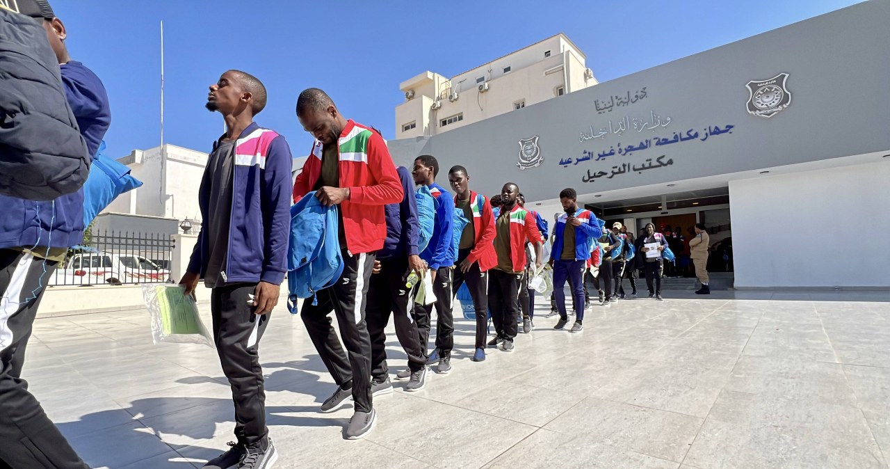 Ile Ameryka płaci za przyjęcie deportowanych migrantów? Senator ujawnia