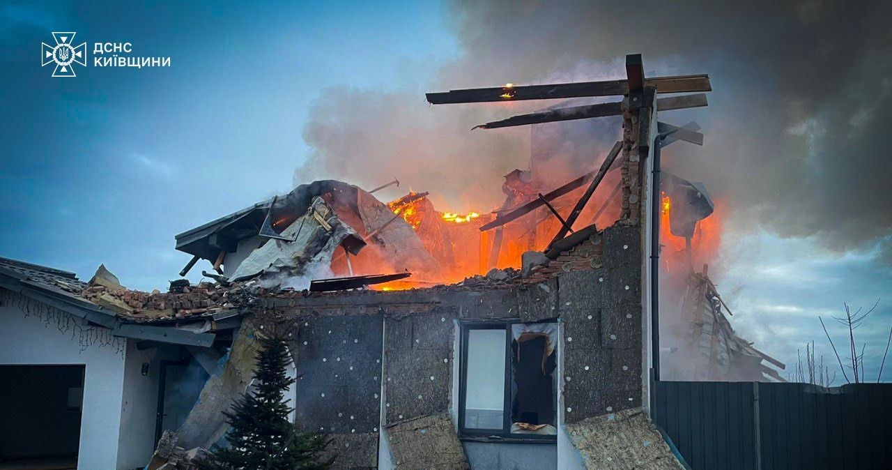 Blisko 700 dronów i rakiet uderzyło w Ukrainę